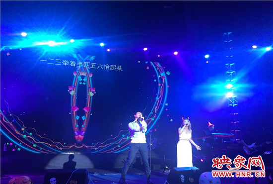 丁當(dāng)現(xiàn)場(chǎng)分享了她的代表曲目，《猜不透》全場(chǎng)大合唱，歌手嚴(yán)爵充分展現(xiàn)創(chuàng)作型歌手的特點(diǎn)。