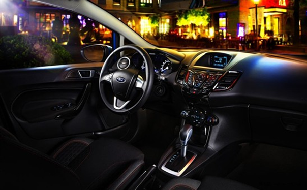 全新嘉年華兩廂版 全新嘉年華兩廂版