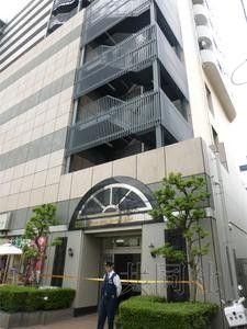 5月27日，埼玉縣蕨市一公寓樓發(fā)生疑似強(qiáng)迫殉情案，一名日本人男性和一名中國(guó)籍女性死亡。