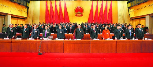 4月2日上午，河南省第十二屆人民代表大會第二次會議在莊嚴的國歌聲中閉幕。記者 郭宇 董亮 攝