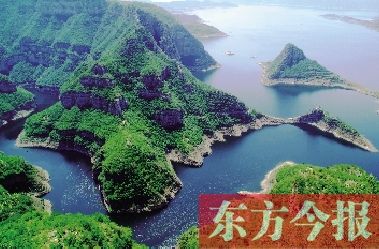 碧水藍(lán)天有綠色,是濟(jì)源人生活的愿望。如今,正是因?yàn)闈?jì)源有山有水,綠樹成蔭,很多在外工作的濟(jì)源人慢慢選擇回家鄉(xiāng)買房定居。