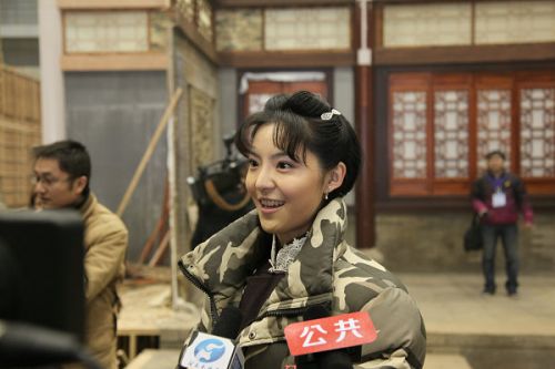 《大河兒女》演員接受媒體專訪。