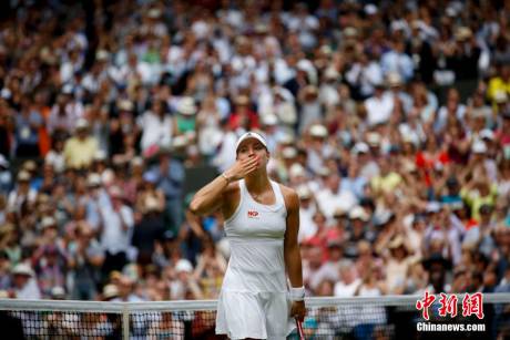 溫網(wǎng)-莎娃1-2不敵科貝爾 止步女單16強(qiáng) 溫網(wǎng)-莎娃1-2不敵科貝爾 止步女單16強(qiáng)