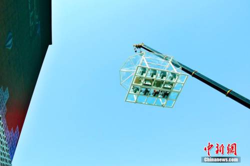 南京空中懸浮餐廳吸引顧客 南京空中懸浮餐廳吸引顧客