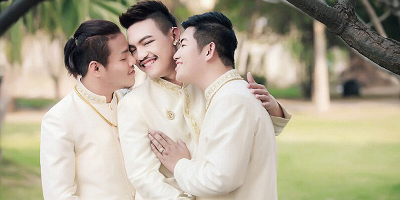 泰國(guó)3名男子喜結(jié)連理 泰國(guó)3名男子喜結(jié)連理