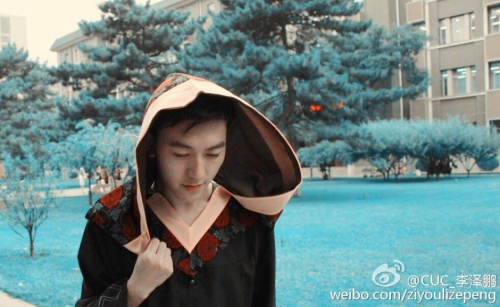 央視90后帥氣男主播走紅 央視90后帥氣男主播走紅