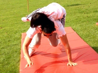 陸毅攜女參加親子運(yùn)動(dòng)會(huì)同做游戲 陸毅攜女參加親子運(yùn)動(dòng)會(huì)同做游戲