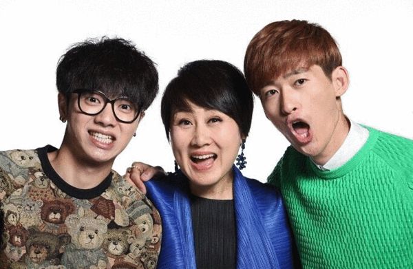 《花兒與少年》合影 《花兒與少年》合影