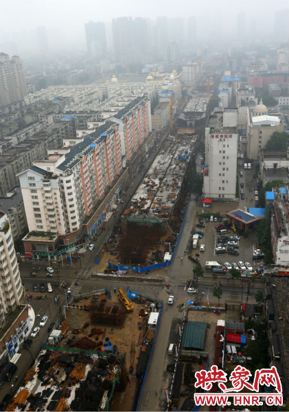 隴海路高架橋已雛形顯現(xiàn)。