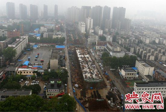 明年春節(jié)前高架橋部分道路將建成通車。