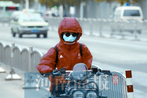 全副武裝，抵抗寒風(fēng)