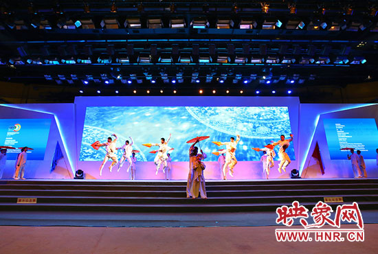 現(xiàn)場(chǎng)表演。