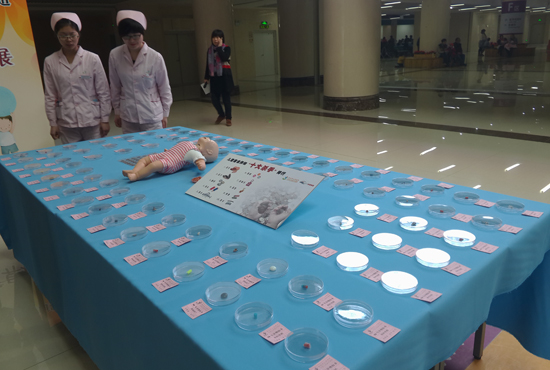 鄭州市兒童醫(yī)院舉行的首屆兒童氣道、食道異物展