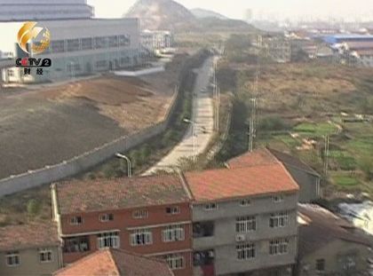 本應(yīng)沒有居民樓的區(qū)域，布滿密密麻麻的樓房