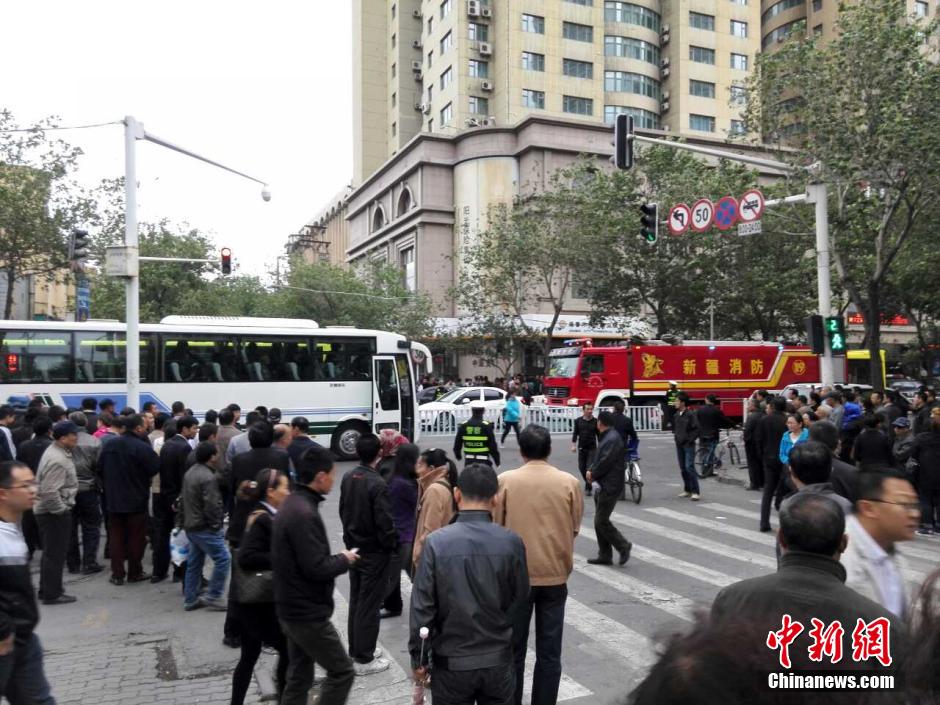自治區(qū)和烏魯木齊市有關(guān)部門(mén)迅速處置，傷員已全部送往醫(yī)院救治。