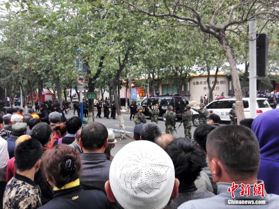 自治區(qū)和烏魯木齊市有關(guān)部門(mén)迅速處置，傷員已全部送往醫(yī)院救治。
