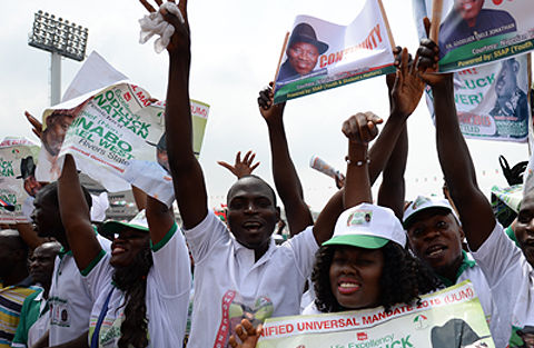 11日，喬納森總統(tǒng)的支持者在集會現(xiàn)場。