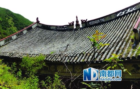 　照光寺在致歉微博中稱，該寺位于蒼山之上，年久失修，且沒有防火通道。