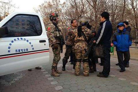 沈陽(yáng)城管開(kāi)公車打CS毆打記者 系臨時(shí)工已被開(kāi)除 沈陽(yáng)城管開(kāi)公車打CS毆打記者 系臨時(shí)工已被開(kāi)除