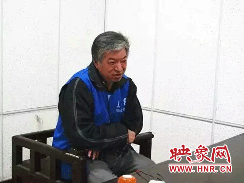 朱家臣在監(jiān)獄接受采訪 朱家臣在監(jiān)獄接受采訪