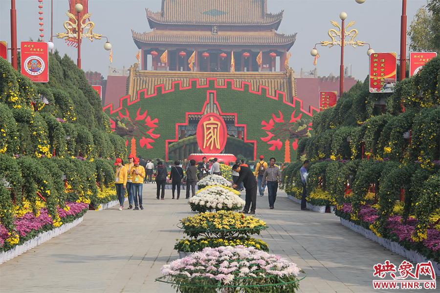 菊花布展將突出“熱烈祥和、喜迎客家、夢(mèng)圓開封”的特色，歷時(shí)1個(gè)月。