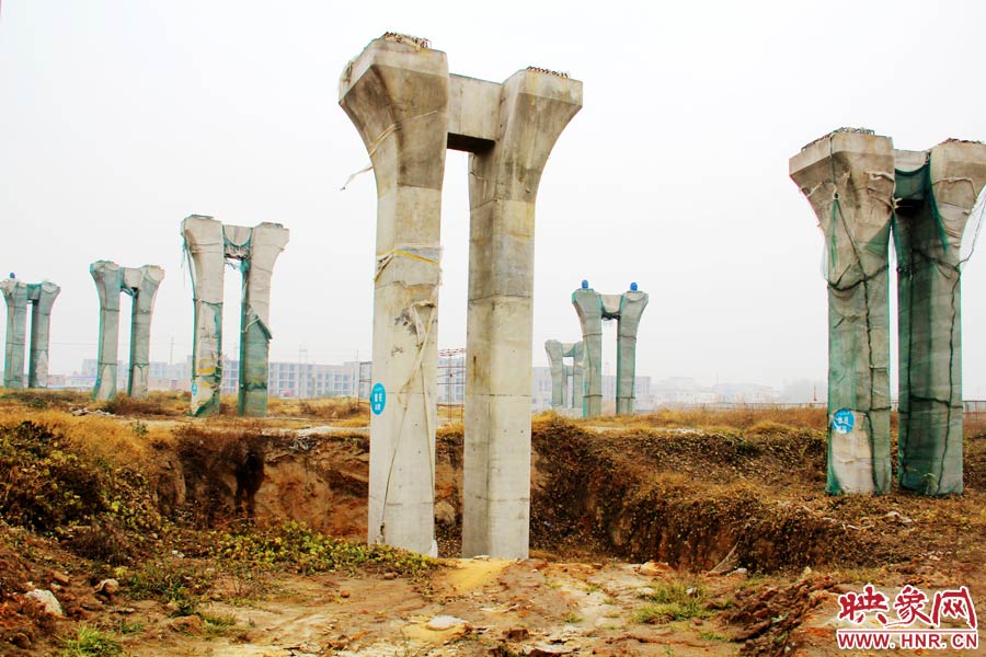 相關(guān)負(fù)責(zé)人也對(duì)外表示，投資15個(gè)億的項(xiàng)目，實(shí)際到賬的只有6000多萬(wàn)元，所以工程被迫停下。