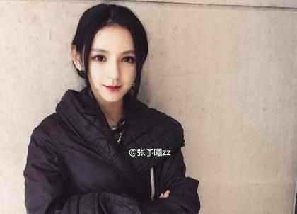 國民老公王思聰?shù)木p聞女友張予曦，93年
