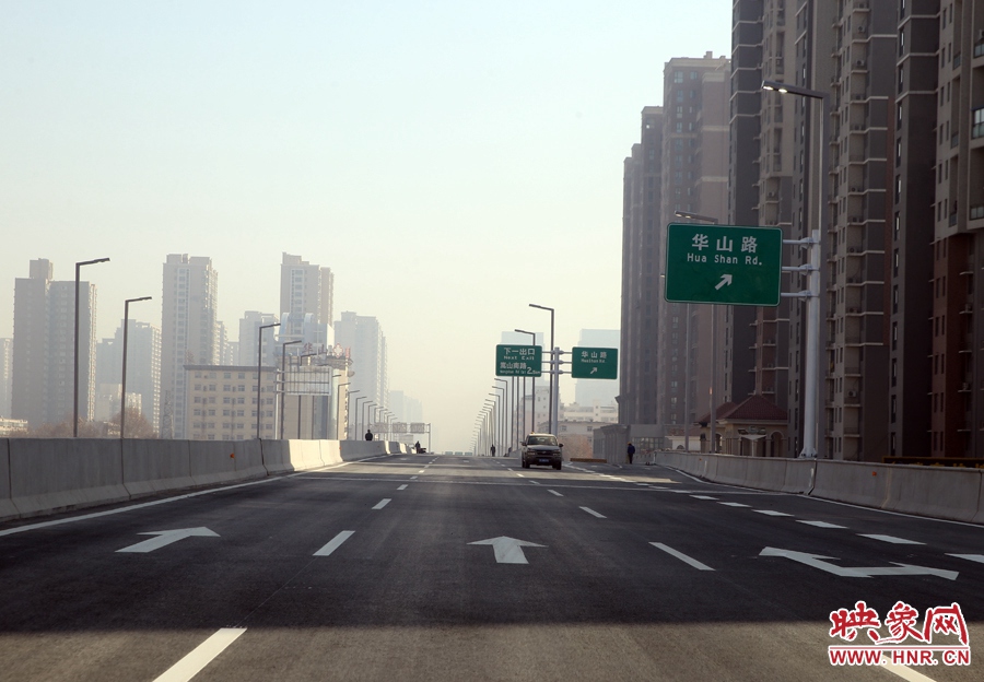 嵩山南路方向，華山路出口。