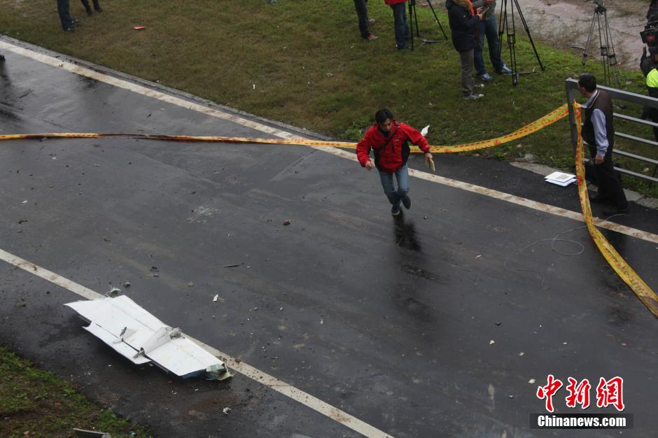 臺灣復興航空一架班機墜河 臺灣復興航空一架班機墜河