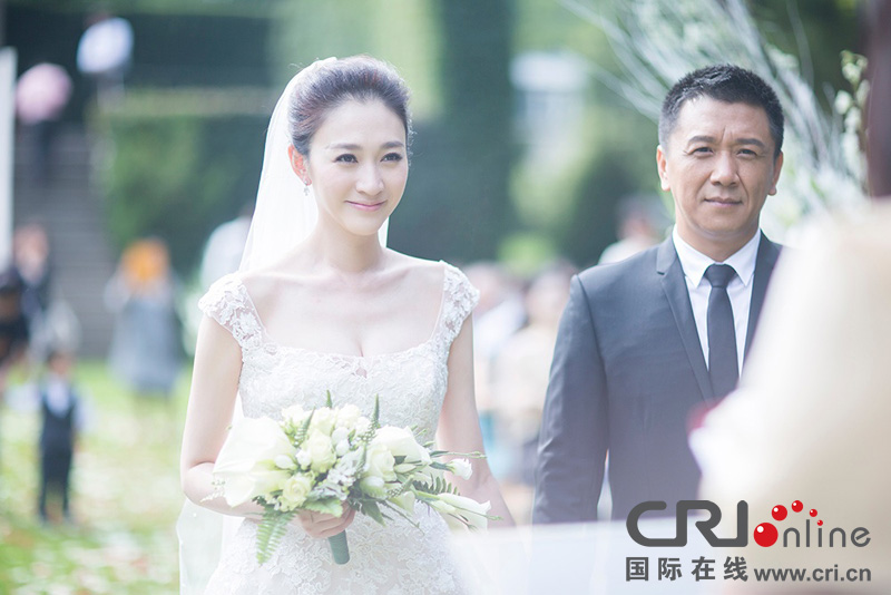 李小冉比利時(shí)辦婚禮 朱丹、鐘欣潼、應(yīng)采兒做伴娘
