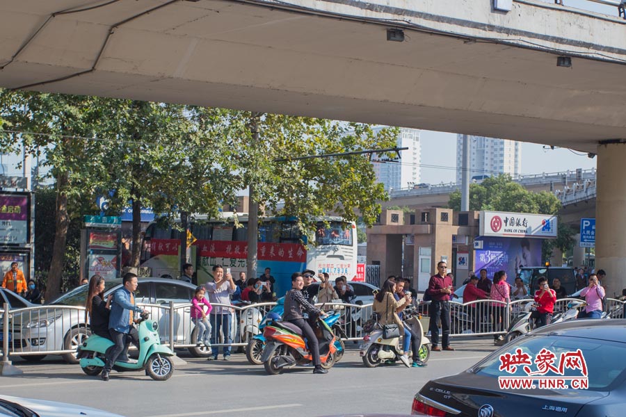 市民圍觀 市民圍觀