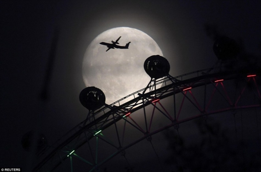 68年來最大！今晚夜空上演超級月亮