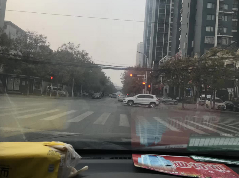 限行第一天！鄭州的早高峰是這個樣子的