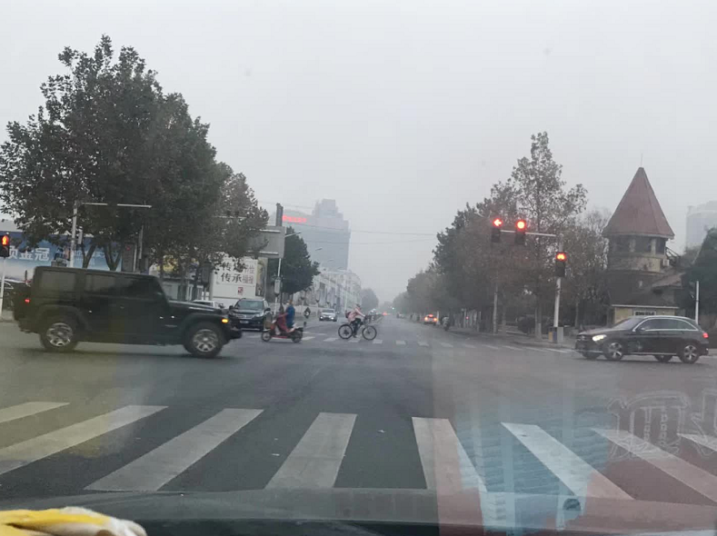 限行第一天！鄭州的早高峰是這個樣子的