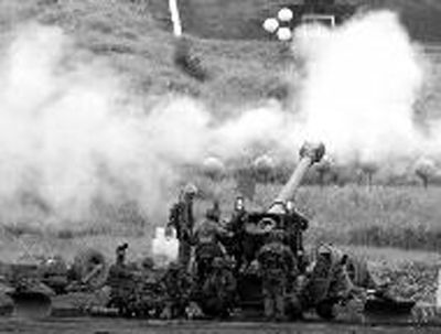 24日，日本陸上自衛(wèi)隊(duì)在進(jìn)行演練