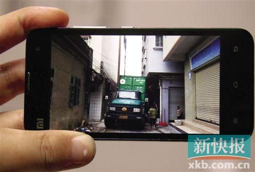 吳師傅的貨車被迫停留在現(xiàn)場幾天。