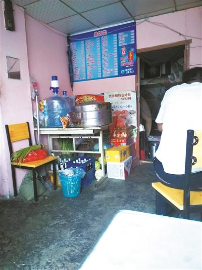 無(wú)照餐館入駐網(wǎng)絡(luò)訂餐平臺(tái)門檻低 監(jiān)管成難題 無(wú)照餐館入駐網(wǎng)絡(luò)訂餐平臺(tái)門檻低 監(jiān)管成難題