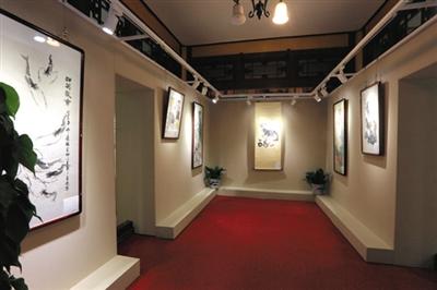 去年6月，益壽堂舉辦了“紀(jì)念頤和園對公眾開放一百周年書畫展”。