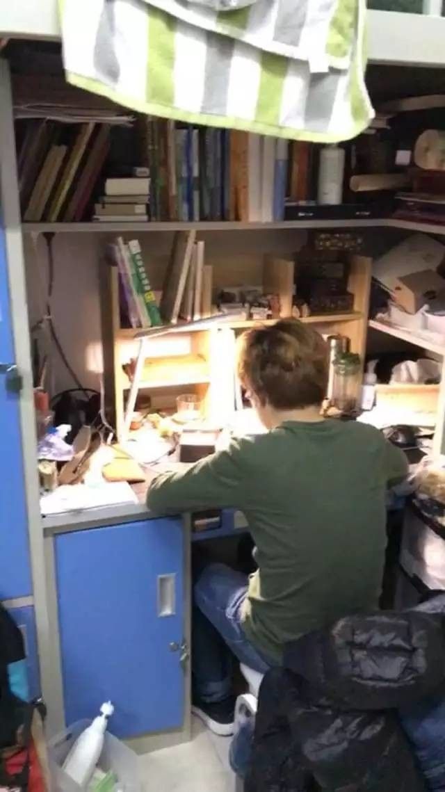 這個學(xué)校的男生宿舍火了！女同學(xué)都喊著要嫁