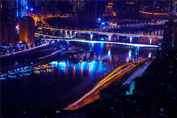 不要溫和地走進那個良夜 因為夜太美！