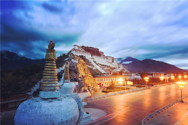 不要溫和地走進那個良夜 因為夜太美！