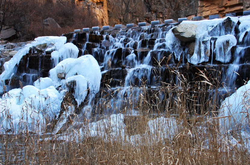 冬天來通天峽看冰掛吧!景區(qū)門票半價優(yōu)惠哦。