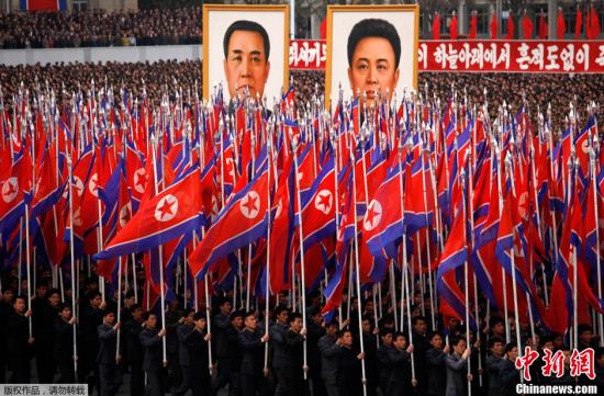 4月20日，包括軍人、公務(wù)員與平壤市民在內(nèi)的朝鮮各界民眾在金日成廣場集會，譴責(zé)并發(fā)誓要“消滅”韓國李