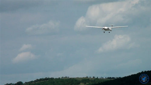 “雷鳥(niǎo)”（LN60F）空中巡航