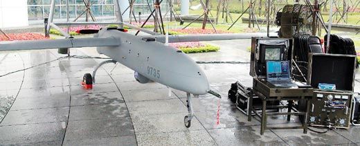 “中科院”展示銳鳶無人機與導控系統(tǒng)。