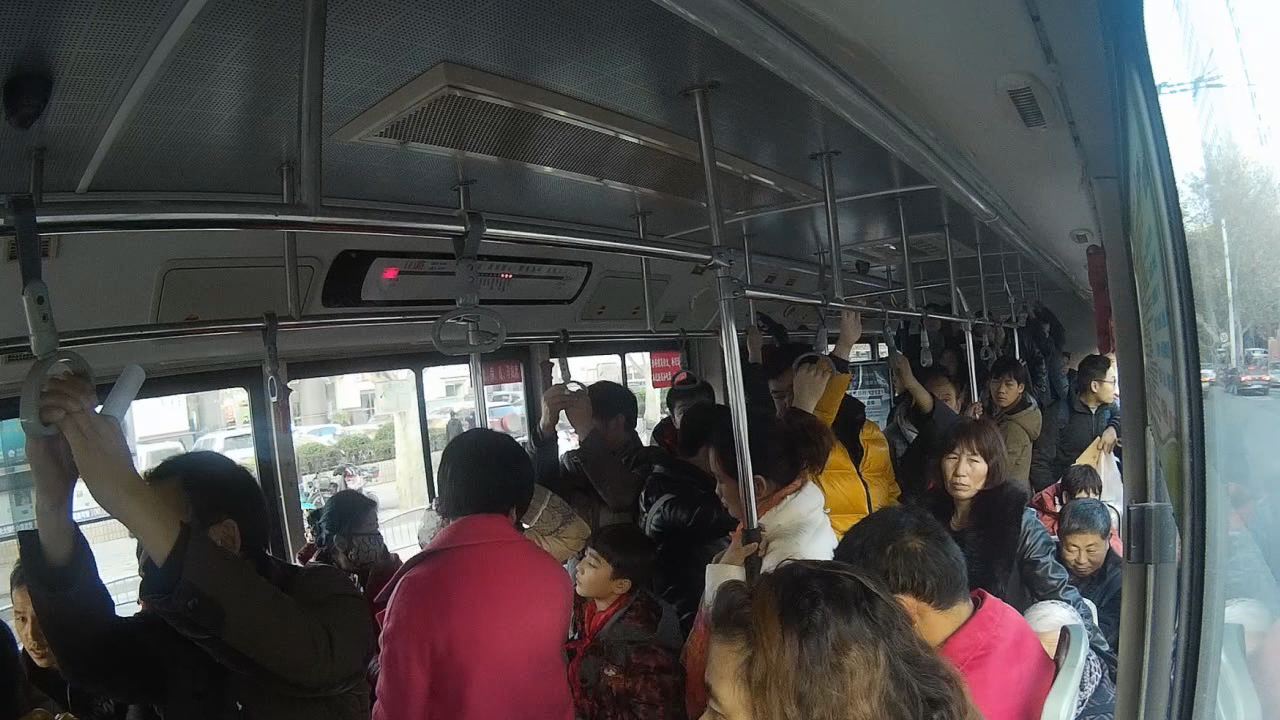 陌生人向你借手機(jī) 給嗎？