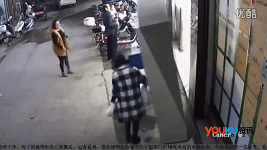 儲(chǔ)物柜突砸中母子 6歲男童被砸身亡