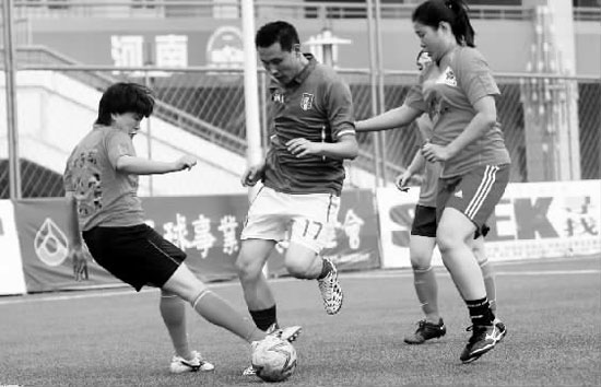 因?yàn)樯眢w條件受限，女足幫只能走技術(shù)流路線