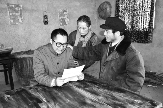 《焦裕祿》拍攝現(xiàn)場，演員穿著冬裝拍戲