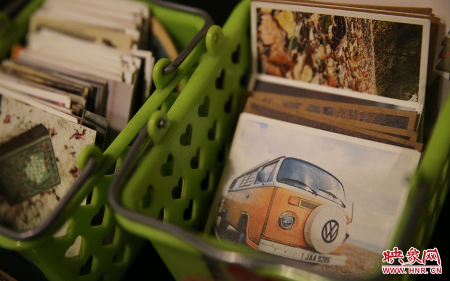 書(shū)店內(nèi)出售的書(shū)簽。